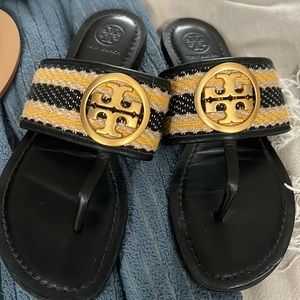 MINT TORY BURCH BLACK LEATHER SANDAL